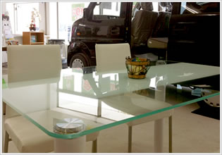 ロイヤルオート店内写真